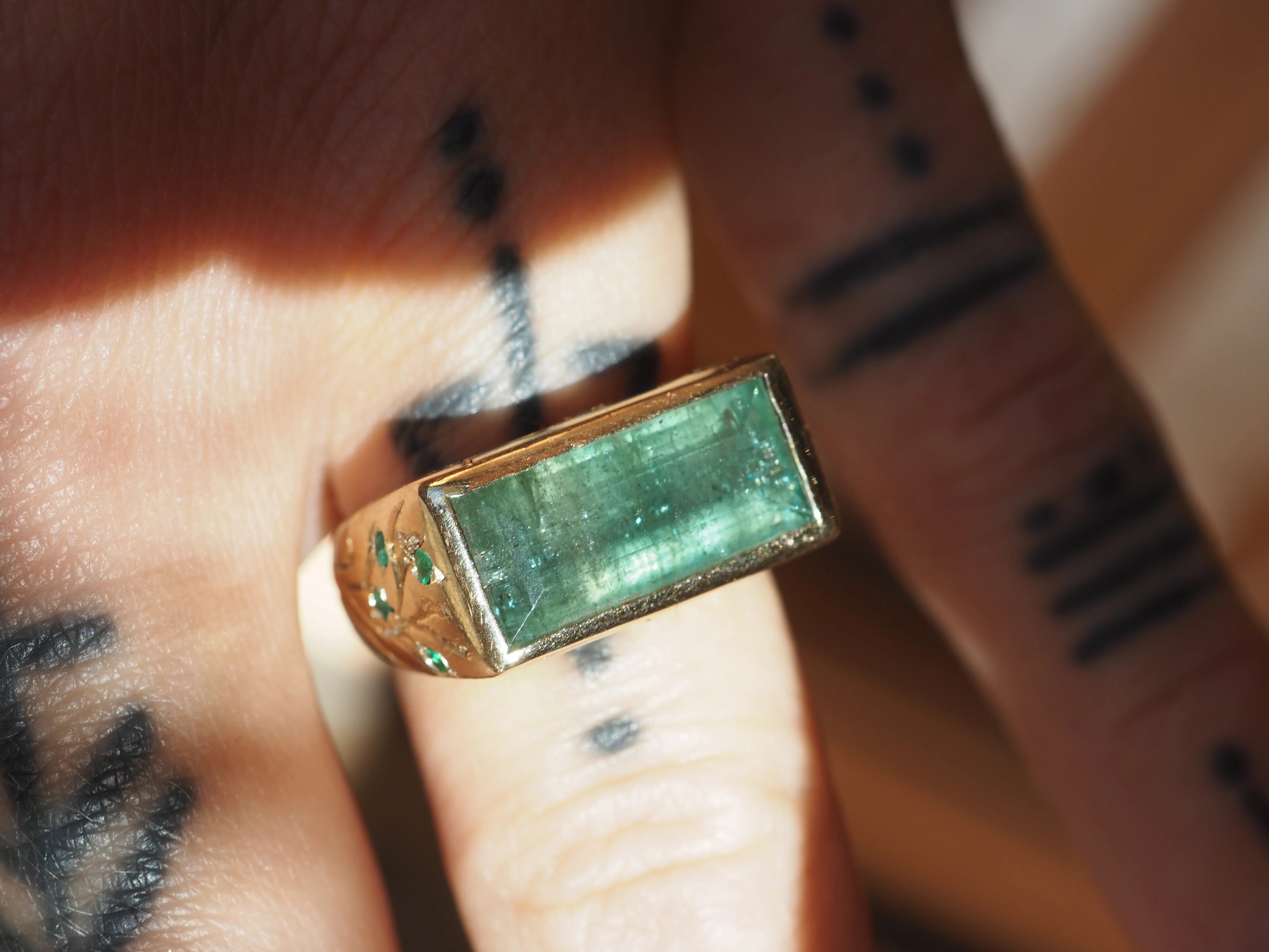 Walpole Bay Tidal Pool Seaweed Rare Emerald Ring - Image 6